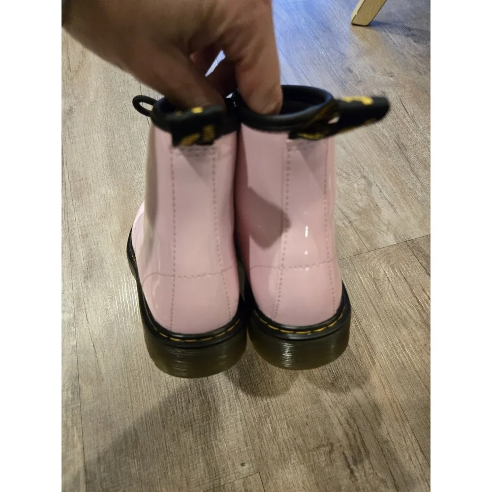 Dr Martens 1460 Girls Size 4m Pale Pink Patent Leather LaceUp Ankle Combat Boots - Picture 5 of 8